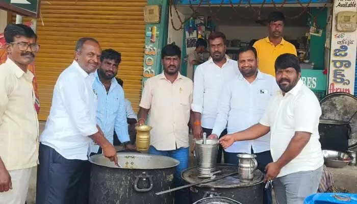 వంట వార్పు తో నిరసన.. వంట వార్పు తో నిరసన..