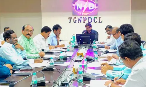 వేసవి విద్యుత్ అవసరాలకు ముందస్తు ఏర్పాట్లు.. ఎన్పీడీసీఎల్ సీఎండీ వరుణ్ రెడ్డి దిశానిర్దేశం