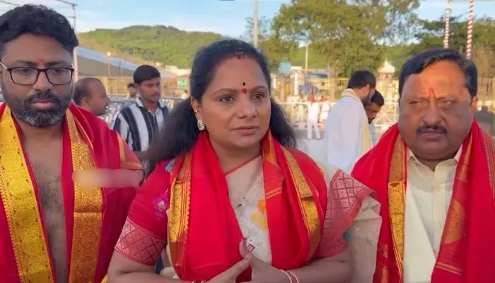 ఆంధ్ర, తెలంగాణ రాష్ట్రాలు సుభిక్షంగా ఉండాలి: కవిత ఆంధ్ర, తెలంగాణ రాష్ట్రాలు సుభిక్షంగా ఉండాలి: కవిత