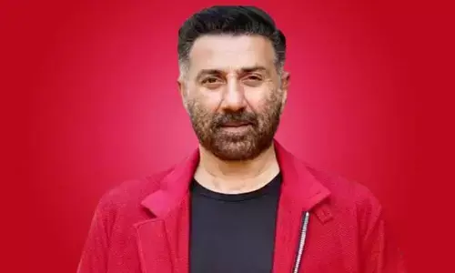 బర్త్ డే ట్రీట్ ఇచ్చిన సన్నీ డియోల్.. ‘గబ్రూ’ నుంచి డబుల్ అప్డేట్స్ విడుదల