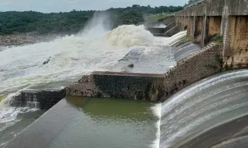 నిజాంసాగర్ ప్రాజెక్ట్ నుంచి ఒక గేటు ఎత్తివేత