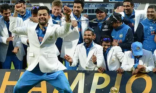 ప్రియురాలితో టీమిండియా క్రికెట‌ర్‌ దీపావ‌ళి సంబ‌రాలు