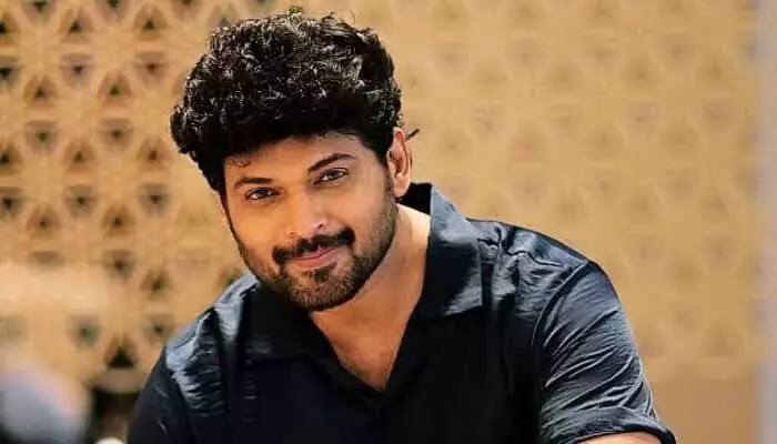 సోషల్ మీడియాలో హాట్ టాపిక్గా మారిన నటుడు వీడియోలు.. క్లారిటీ ఇస్తూ షాకింగ్ కామెంట్స్ సోషల్ మీడియాలో హాట్ టాపిక్గా మారిన నటుడు వీడియోలు.. క్లారిటీ ఇస్తూ షాకింగ్ కామెంట్స్
