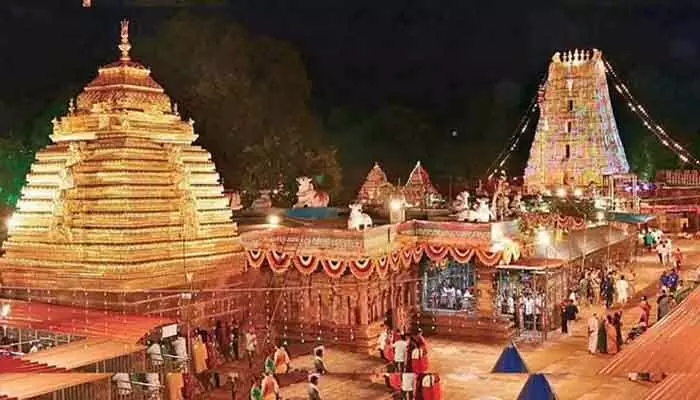 శివ భక్తులకు బిగ్ అలర్ట్.. రేపటి నుంచి శ్రీశైలంలో కార్తీక మాసోత్సవాలు షురూ శివ భక్తులకు బిగ్ అలర్ట్.. రేపటి నుంచి శ్రీశైలంలో కార్తీక మాసోత్సవాలు షురూ