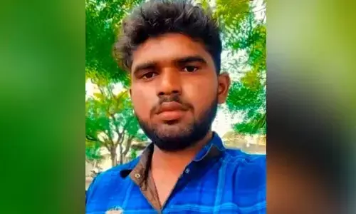ట్రాక్టర్ డ్రైవర్ ఆత్మహత్య.. తండ్రి చెప్పిన కారణం ఇదే..!