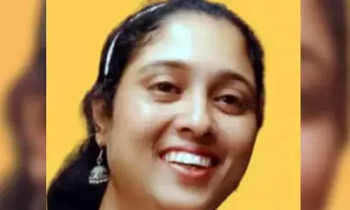 రాజకీయాలు అంటని ప్రేమ కవిత!