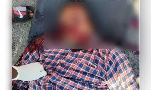 రోడ్డు ప్రమాదంలో లెక్చరర్ దుర్మరణం
