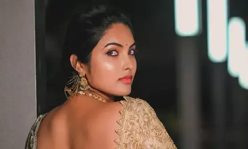 Divi Vadthya : శారీ లో కవ్విస్తున్న హాట్ బ్యూటి