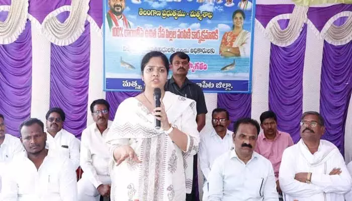 రాబోయే రోజుల్లో నారాయణపేట దశా దిశా మారుద్దాం : ఎమ్మెల్యే పర్ణిక రెడ్డి రాబోయే రోజుల్లో నారాయణపేట దశా దిశా మారుద్దాం : ఎమ్మెల్యే పర్ణిక రెడ్డి