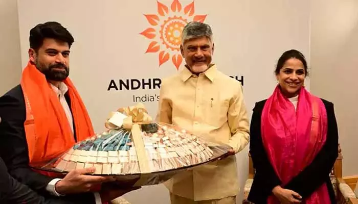 అమరావతిలో వరల్డ్ క్లాస్ లైబ్రరీ.. శోభా గ్రూప్ రూ.100 కోట్ల విరాళం అమరావతిలో వరల్డ్ క్లాస్ లైబ్రరీ.. శోభా గ్రూప్ రూ.100 కోట్ల విరాళం