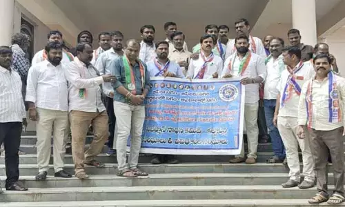 బీసీల‌కు 42 శాతం రిజ‌ర్వేష‌న్ అమ‌లు చేయాల‌ని ఎమ్మార్వోకు విన‌తి