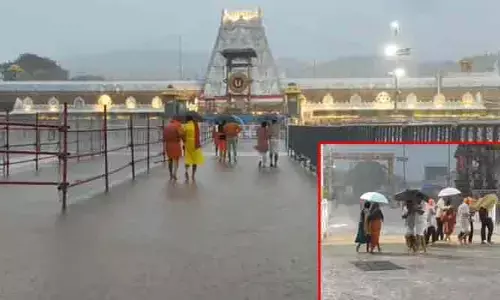 తిరుమలలో తగ్గని వర్షం.. భక్తుల తీవ్ర ఇబ్బందులు