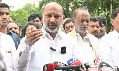 Bandi Sanjay: మా సహనాన్ని పిరికితనంగా భావిస్తే ఖబడ్దార్‌.. సోనూసింగ్ కాల్పుల ఘటనపై బండి సంజయ్ హెచ్చరిక