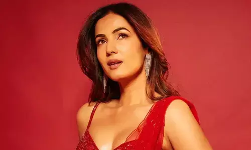 Sonal Chauhan : హాట్ అందాలతో మతి పోగొడుతున్న సోనాల్