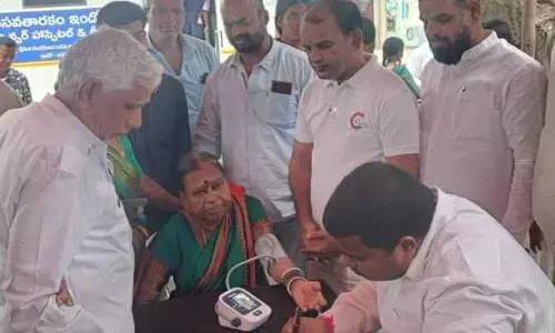 ఉచిత వైద్య శిబిరాలను సద్వినియోగించుకోవాలి