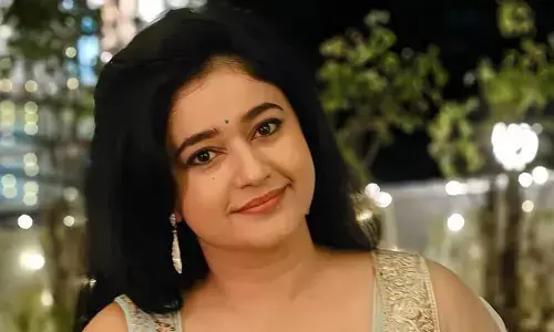 Poonam Bajwa looks coool in Diwali fest