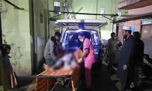 ఎస్సీ హాస్టల్ లో  విద్యుత్ షాక్ తగిలి, విద్యార్థికి తీవ్ర గాయాలు