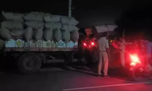 మానకొండూరు పోలీసుల తీరుపై ఫిర్యాదులు