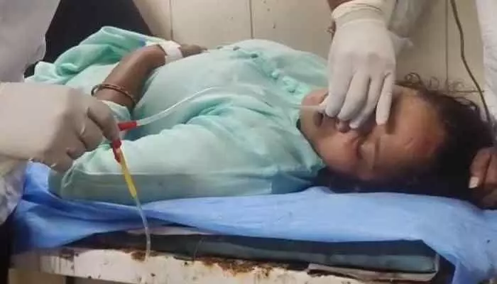 కలుపు మందు తాగి మహిళా ఆత్మహత్యాయత్నం కలుపు మందు తాగి మహిళా ఆత్మహత్యాయత్నం