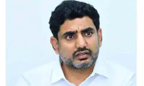 బస్సు ప్రమాదంపై విచారం వ్యక్తం చేసిన మంత్రి నారా లోకేష్