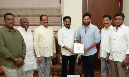 సీఎం రేవంత్ రెడ్డితో సమావేశం అయిన ప్రముఖ నటుడు.. కారణం ఇదేనా?