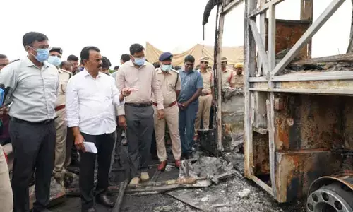 డ్రైవర్ నిర్లక్ష్యం.. బస్సు ప్రమాదంపై మంత్రి జూపల్లి కీలక వ్యాఖ్యలు