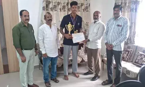 వాలీబాల్ పోటీల్లో న్యూ లిటిల్ ఫ్లవర్ విద్యార్థి ప్రతిభ