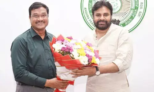 పవన్‌ కల్యాణ్‌తో హైడ్రా కమిషనర్‌ రంగనాథ్‌ భేటీ