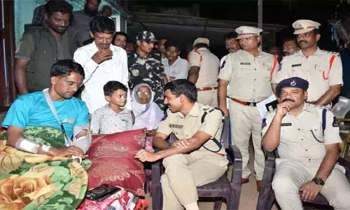 సయ్యద్ ఆసిఫ్ ను పరామర్శించిన పోలీస్ కమిషనర్