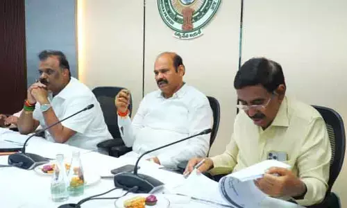 పేదలు ఇబ్బంది పడకుండా ఇండ్ల నిర్మాణం : మంత్రి నారాయణ