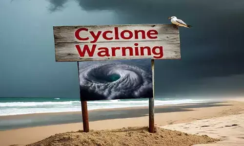 Flash News: వాయుగుండంగా బలపడిన తీవ్ర అల్పపీడనం.. దూసుకొస్తున్న మోంతా