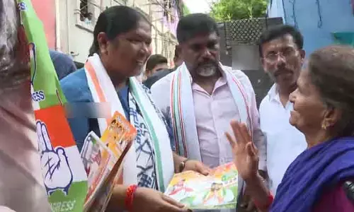 బీఆర్ఎస్ అభ్యర్థి గెలిచినా ఉపయోగం లేదు.. ఉప‌ఎన్నికల ప్రచారంలో మంత్రి సీతక్క