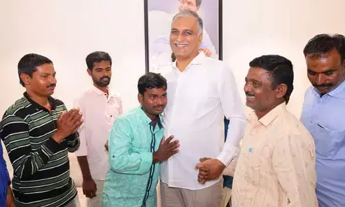 Harish Rao: హరీశ్ రావు కృషి..  జోర్డాన్ నుంచి తెలంగాణకు చేరుకున్న వలస కార్మికులు