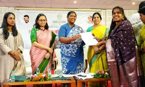 14 వేల అంగన్వాడీ టీచర్లు, హెల్పర్ల నియామకాలపై మంత్రి సీతక్క కీలక వ్యాఖ్యలు