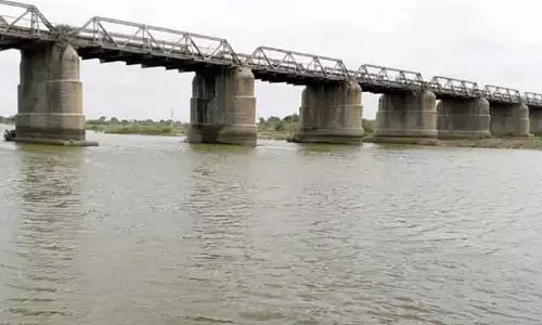విషాదం.. కుందూ నదిలో దూకి వృద్ధ దంపతుల ఆత్మహత్యాయత్నం