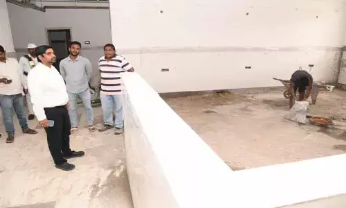 నిర్మాణ పనులను వేగవంతం చేయాలి :  కలెక్టర్ కుమార్ దీపక్
