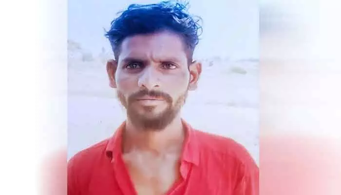 భార్య కాపురానికి రావడం లేదని వ్యక్తి ఆత్మహత్య భార్య కాపురానికి రావడం లేదని వ్యక్తి ఆత్మహత్య