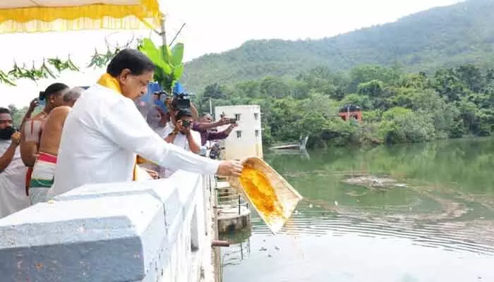 తిరుమలలోని పాపవినాశనం జలాశయం వద్ద ఘనంగా గంగ హారతి తిరుమలలోని పాపవినాశనం జలాశయం వద్ద ఘనంగా గంగ హారతి