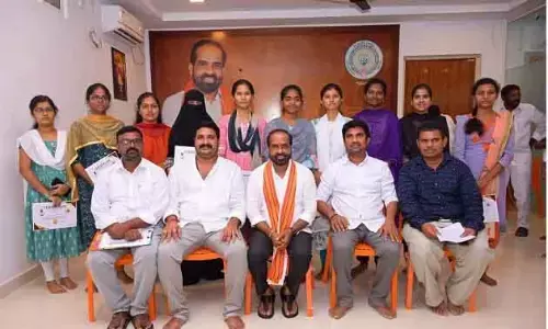 బాగా చదివి సమాజానికి గౌరవం తీసుకురావాలి