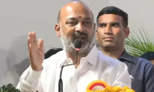 Bandi Sanjay:  గోమాత సేవలను పాఠ్యాంశాల్లో చేర్చాలి: బండి సంజయ్‌