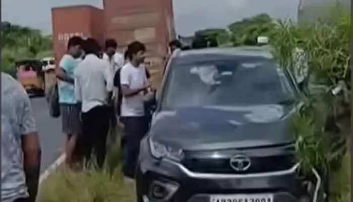 కర్నూలు బస్సు ప్రమాదం జరిగిన ప్రాంతంలో మరో ప్రమాదం కర్నూలు బస్సు ప్రమాదం జరిగిన ప్రాంతంలో మరో ప్రమాదం