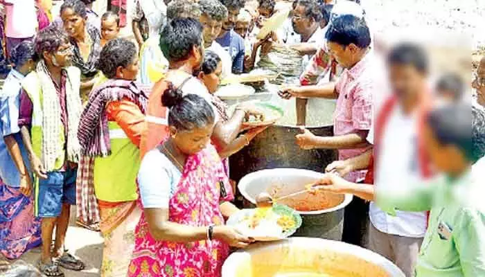 ఒక్కో కుటుంబానికి రూ.3 వేలు.. తుపాను నేపథ్యంలో గుడ్ న్యూస్ ఒక్కో కుటుంబానికి రూ.3 వేలు.. తుపాను నేపథ్యంలో గుడ్ న్యూస్