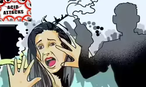 రాజధాని నగరంలో దారుణం.. డిగ్రీ విద్యార్థినిపై యాసిడ్‌ దాడి