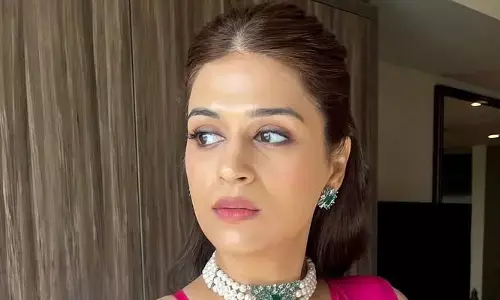 Shraddha Das :  కిర్రాక్‌ ఫోజులతో కిర్రెక్కిస్తున్న శ్రద్ద దాస్