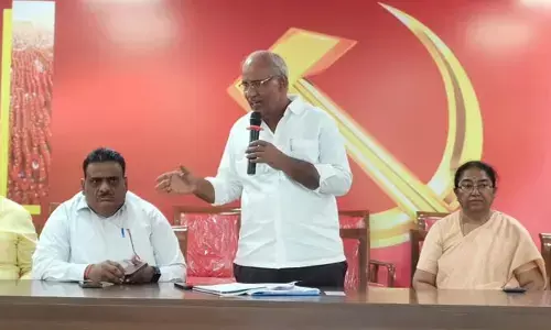 వేల కోట్ల ఎల్ఐసీ సొమ్ము అదానీకి ధారాదత్తం.. బీజేపీపై సీపీఐ కూనంనేని తీవ్ర ఆరోపణలు