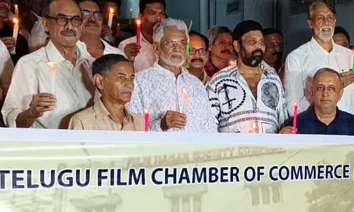 HYD: సినీ ప్రముఖుల కొవ్వొత్తుల ర్యాలీ