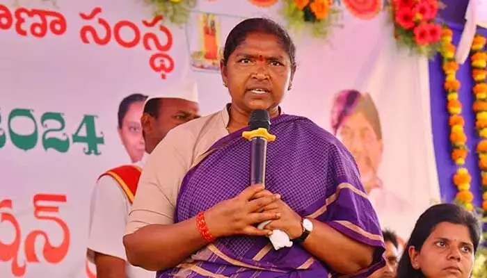 కేటీఆర్ వ్యాఖ్యలు పూర్తిగా అసత్యం: సీతక్క ఫైర్ కేటీఆర్ వ్యాఖ్యలు పూర్తిగా అసత్యం: సీతక్క ఫైర్