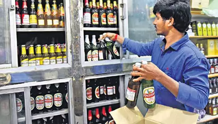 ఇక కొత్త కిక్కు.. నూతన మద్యం పాలసీ విడుదల ఇక కొత్త కిక్కు.. నూతన మద్యం పాలసీ విడుదల