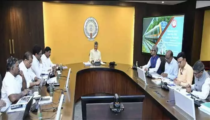 అమరావతిలో విమానాశ్రయం.. బుల్లెట్ రైలుతో అనుసంధానం అమరావతిలో విమానాశ్రయం.. బుల్లెట్ రైలుతో అనుసంధానం