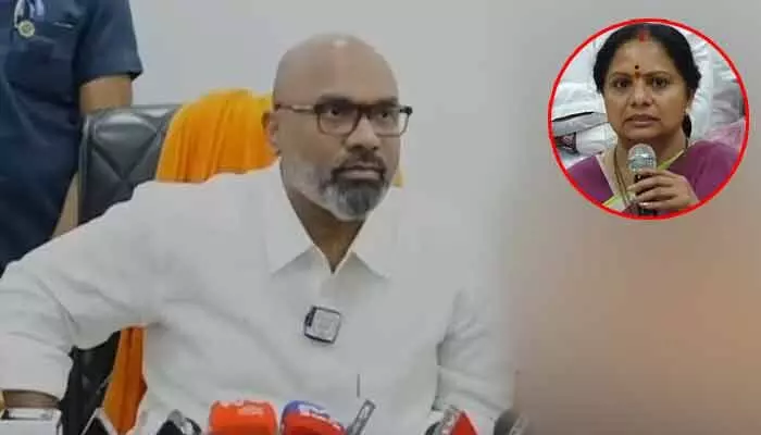 Dharmapuri Arvind: తమాషాలు చేస్తున్నారా? కవిత రాజీనామా విషయంలో గుత్తాపై ఎంపీ అర్వింద్ ఘాటు వ్యాఖ్యలు Dharmapuri Arvind: తమాషాలు చేస్తున్నారా? కవిత రాజీనామా విషయంలో గుత్తాపై ఎంపీ అర్వింద్ ఘాటు వ్యాఖ్యలు